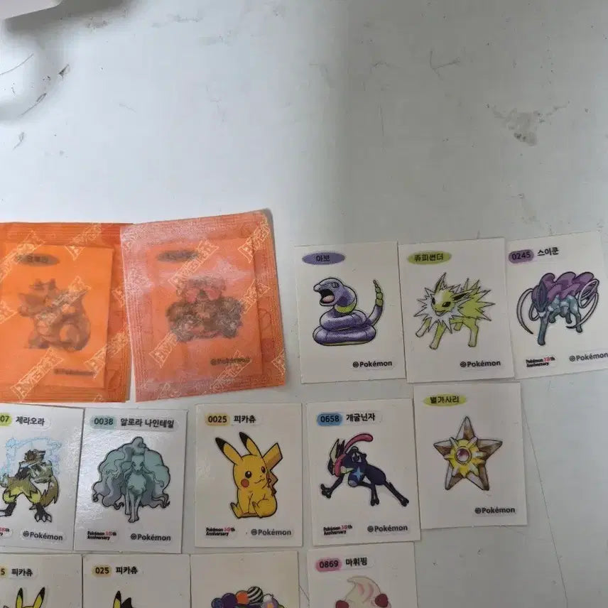 [BUNJANG] Pokemon Stickers 30th Anniversary &amp; Halloween Set / 포켓몬스터 띠부씰 30주년 10종과 할로윈 3종 판매합니당