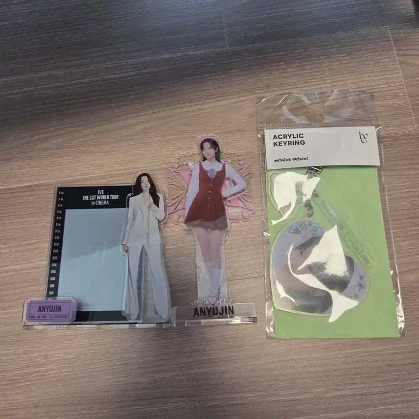 [BUNJANG] IVE Yujin Miniive Acrylic Stand Pop-up Keyring / 아이브 안유진 아크릴 스탠드 미니브 팝업 키링