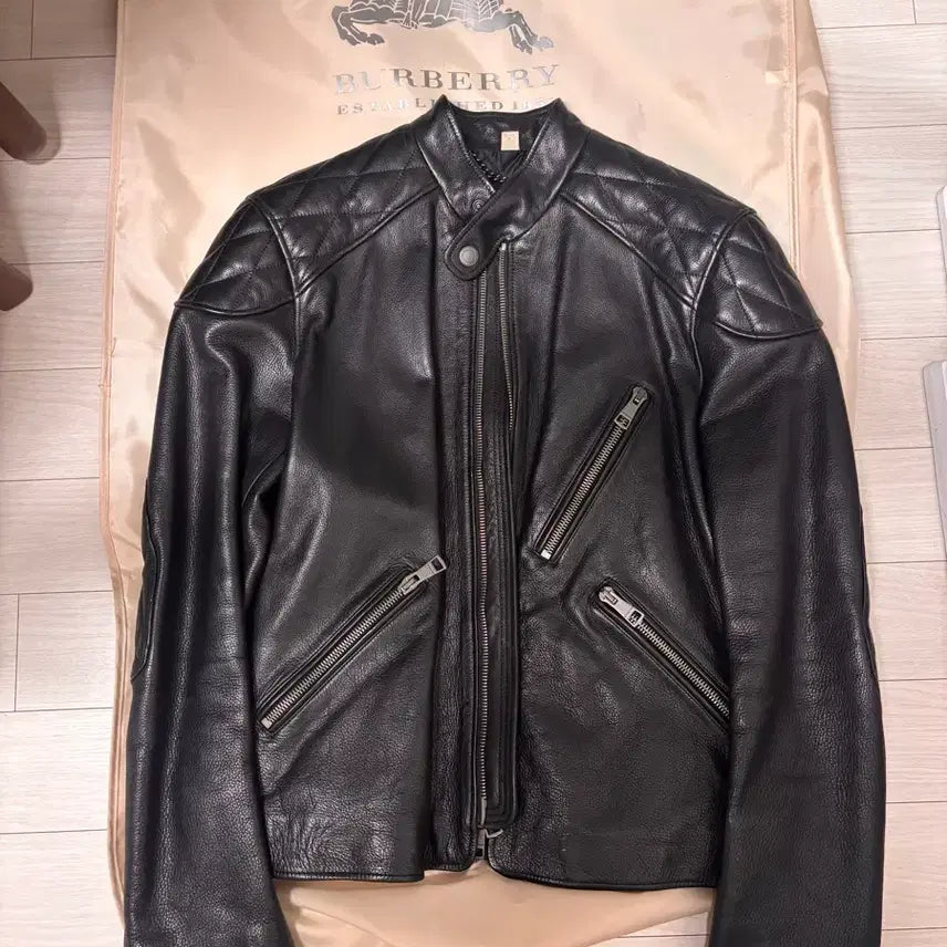 [SOLD OUT] (Msize) 버버리 카프레더 바이커 가죽자켓