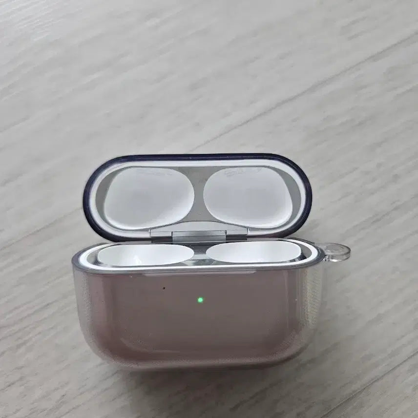 [BUNJANG] Apple AirPods Pro 2nd Gen USB-C Case (Fully Functional) / 애플 에어팟프로2 C타입 본체(정상작동)