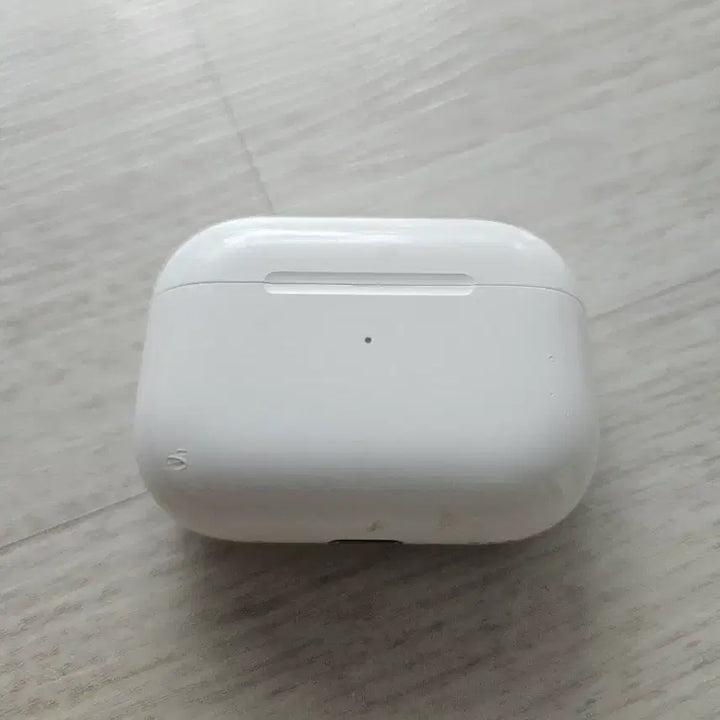 [BUNJANG] Apple AirPods Pro 2nd Gen USB-C Case (Fully Functional) / 애플 에어팟프로2 C타입 본체(정상작동)