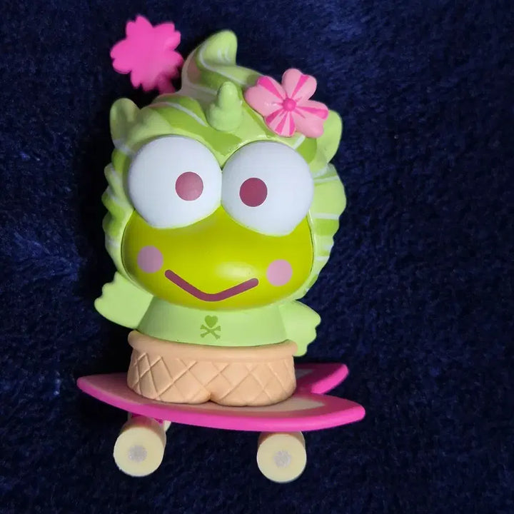 [BUNJANG] Sanrio Tokidoki Keroppi Skateboard Figure / 산리오 토키도키 케로피 피규어