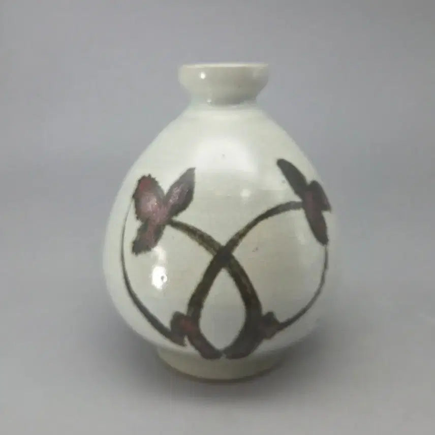 [BUNJANG] Tocheong Hong Jaepyo Buncheong Ware Celadon Iron-Painted Leaf Pattern Vase and Iron Glazed Cup Set / 도자기 명장  토정 홍재표 분청사기 철화삼엽문 간병 철유 잔