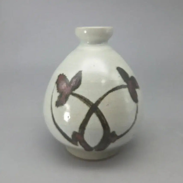 [BUNJANG] Tocheong Hong Jaepyo Buncheong Ware Celadon Iron-Painted Leaf Pattern Vase and Iron Glazed Cup Set / 도자기 명장  토정 홍재표 분청사기 철화삼엽문 간병 철유 잔