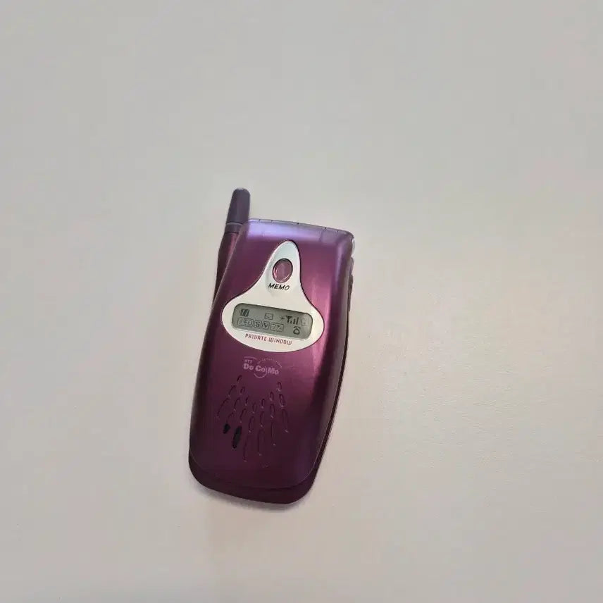 [BUNJANG] Docomo Y2K Japanese Mockup Phone / 일본 고전 y2k 도코모 일본 핸드폰 모형폰 목업폰