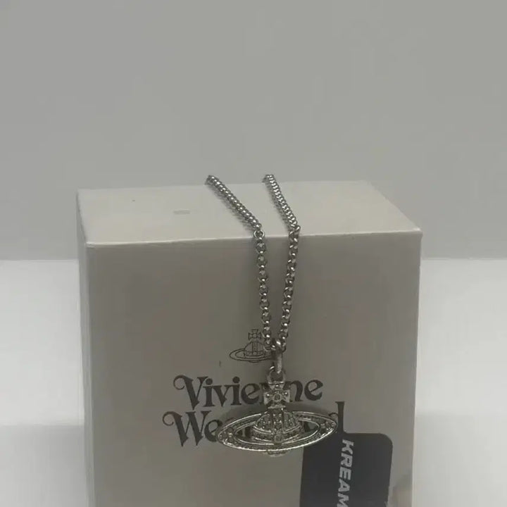 [SOLD OUT] (급처)비비안웨스트우드 미니 바스