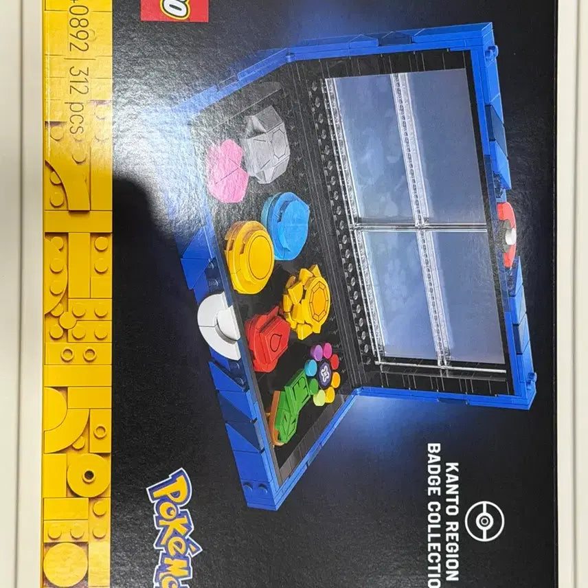[SOLD OUT] 레고 40892 포켓몬 관동지방 뱃지 misb