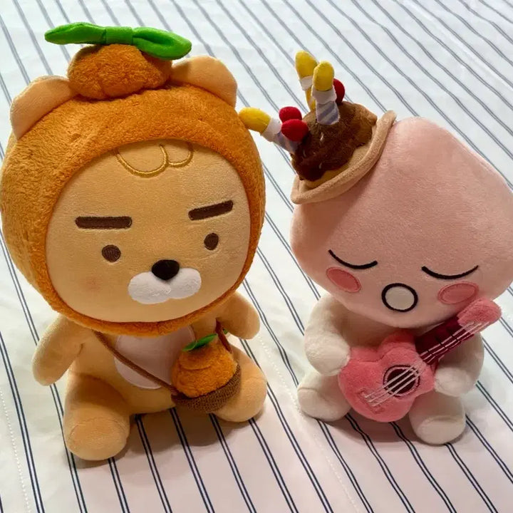 [BUNJANG] Kakao Friends Ryan &amp; Apeach Plush Set / 카카오프렌즈 라이언 어피치 인형