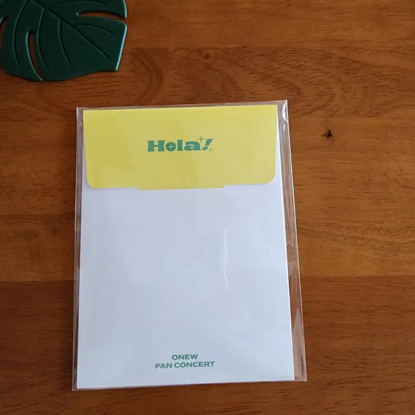 [BUNJANG] Onew Fan Concert Hola! Postcard Set Version B / 온유 팬콘서트 Hola 포스트카드 세트 B버전