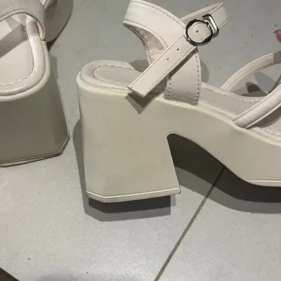 [BUNJANG] 8cm Platform Sandals White / 8cm 통굽 샌들 화이트