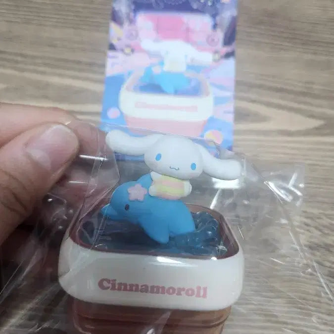 [BUNJANG] Sanrio Pool Party Series Cinnamoroll Figure / 산리오 수영장파티 시리즈 시니모롤 피규어