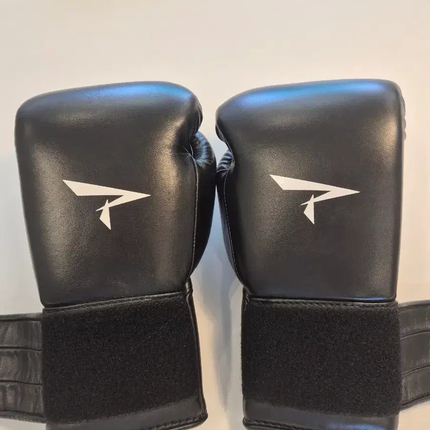 [BUNJANG] Phenom Boxing Gloves SG-300S Black 12oz / 피넘 복싱 글러브 SG-300S 블랙 12oz판매합니다