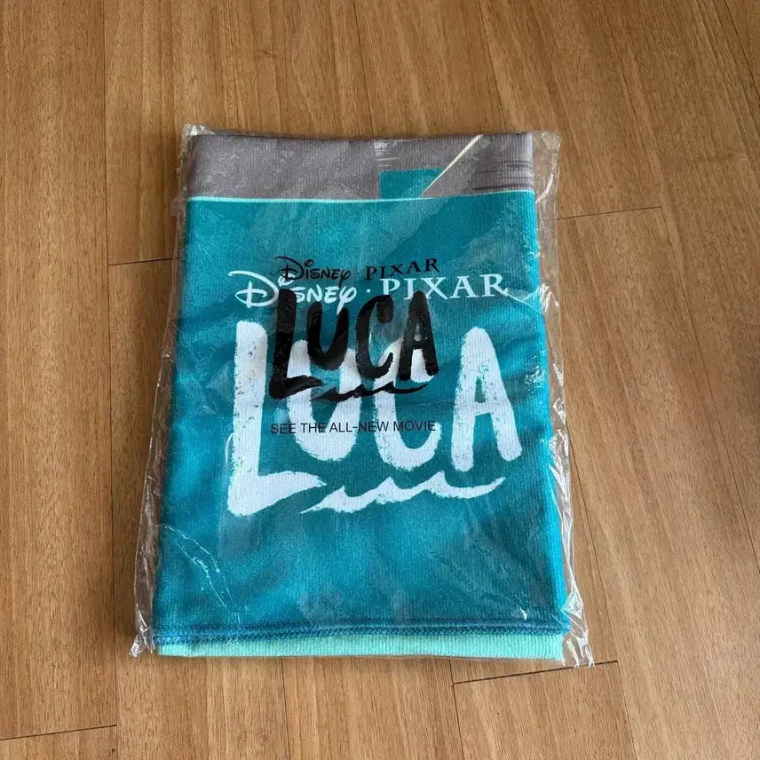 [BUNJANG] Disney Luca Merchandise Bundle: Beach Towel, Art Cards, Poster Set, Film Mark, Original Ticket &amp; Sticker, Phone Strap / 루카 비치타올 무비굿딜 A3포스터 오리지널티켓아트카드 폰스트랩디즈니영화