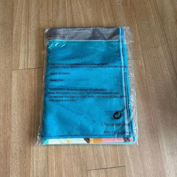 [BUNJANG] Disney Luca Merchandise Bundle: Beach Towel, Art Cards, Poster Set, Film Mark, Original Ticket &amp; Sticker, Phone Strap / 루카 비치타올 무비굿딜 A3포스터 오리지널티켓아트카드 폰스트랩디즈니영화