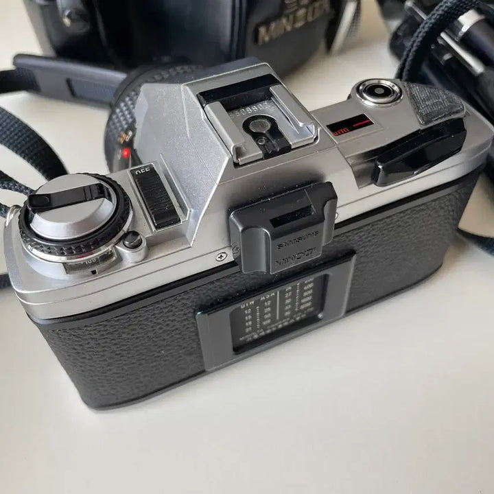 [SOLD OUT] 미놀타 X-300(F1.4 렌즈, 플래시, 삼각대)