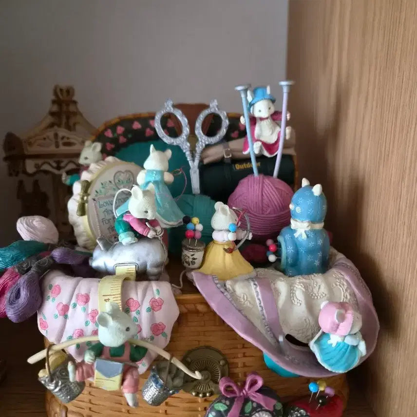 [BUNJANG] Enesco Mouse Doll Basket Decor / 에네스코 마우스 인형 바구니 소품