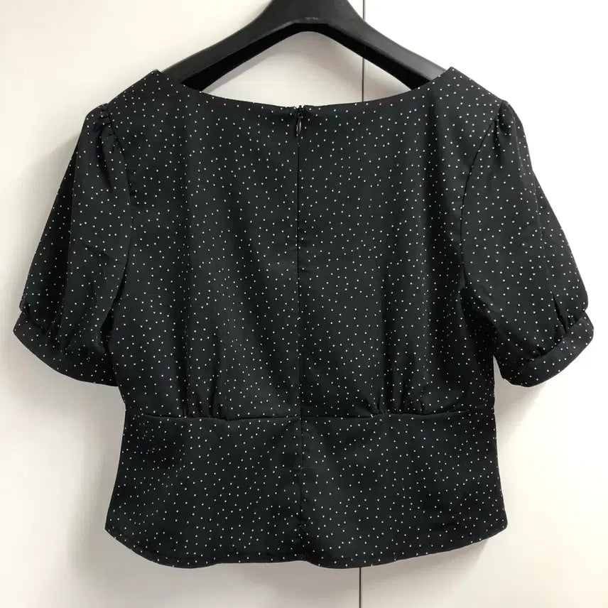[BUNJANG] Slowand Rosy Square Dot Blouse / 슬로우앤드 로지 스퀘어 도트 불라우스