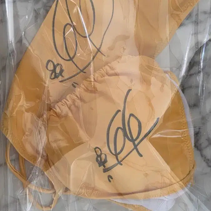 [BUNJANG] Suzuka Honjo Autographed Bikini / 혼조스즈 사인 비키니