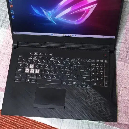 [BUNJANG] ASUS ROG Strix G712LU-EV019 17.3-inch Gaming Laptop / 싸게 팔아요.아수스 17.3인치 게이밍 노트북