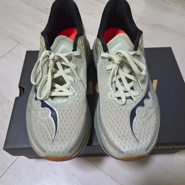 [BUNJANG] Saucony Azura Running Shoes - 270mm / 써코니 아주라 270사이즈 2회착 팝니다