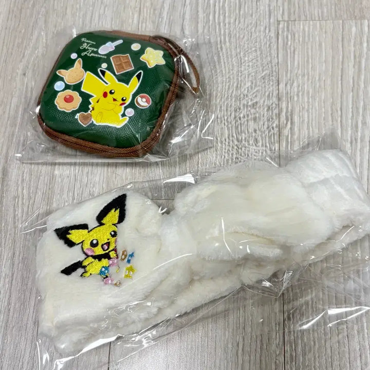 [SOLD OUT] [일괄판매] 올리브영 포켓몬 에디션 에어팟케이스 세안밴드