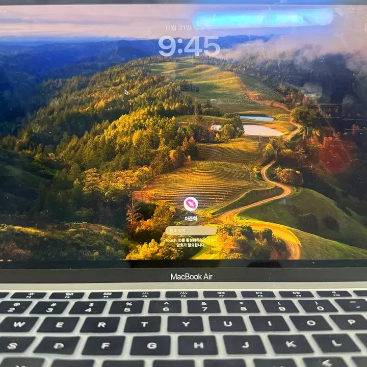 [BUNJANG] Apple MacBook Air M1 8GB RAM 256GB SSD with Magic Mouse / 맥북 에어 m1 8기가램 256g + 맥마우스 포함