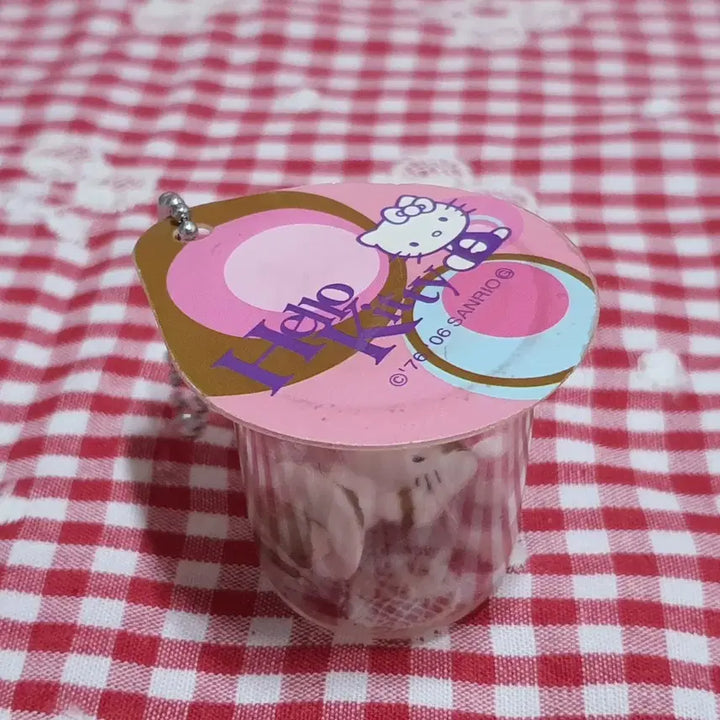 [BUNJANG] Classic Sanrio Kitty Capsule Keyring Strap / 고전 산리오 키티 캡슐 키링 스트랩