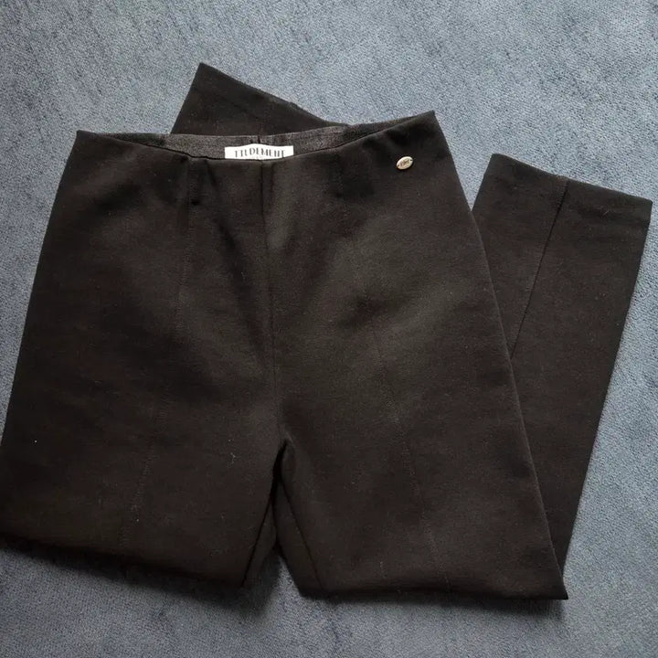 [SOLD OUT] 튜드먼트 CLASSIC SABRINA PANTS_BLACK