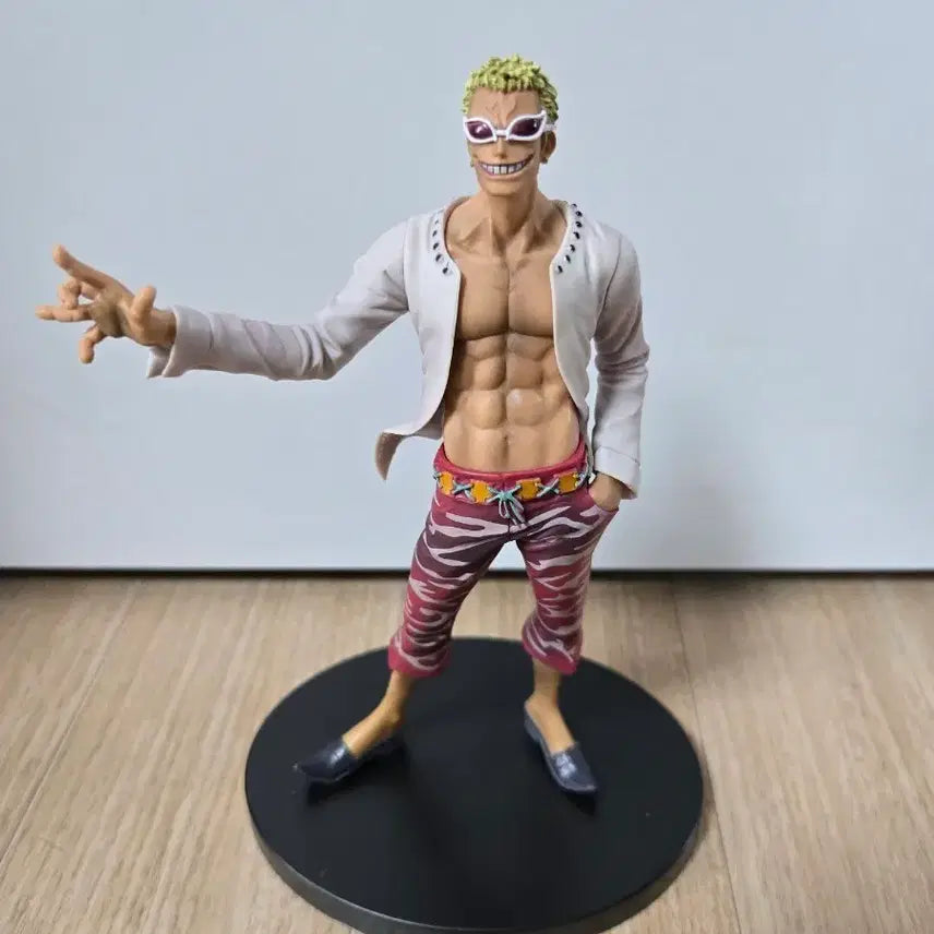 [BUNJANG] One Piece Donquixote Doflamingo Figure / 원피스 돈키호테 도플라밍고 피규어
