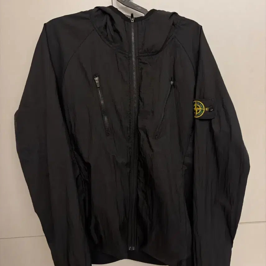 [SOLD OUT] 정품 스톤아일랜드 블랙 바람막이 급처