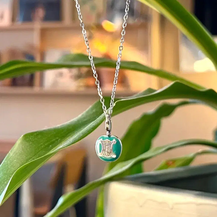 [SOLD OUT] 셀린느 빈티지 트리옹프 에나멜 목걸이 민트
