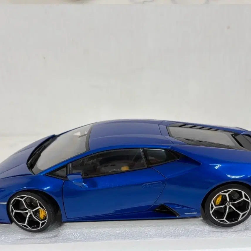 [BUNJANG] AutoArt 1:18 Lamborghini Huracan Evo Diecast Model / 1:18 다이캐스트 오토아트 람보르기니 우라칸 에보