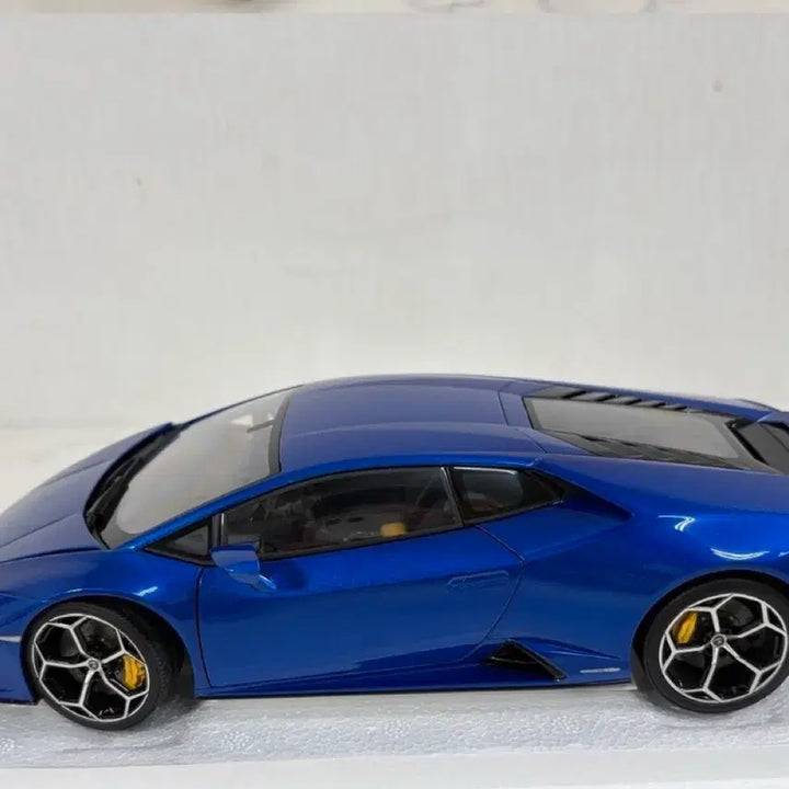 [BUNJANG] AutoArt 1:18 Lamborghini Huracan Evo Diecast Model / 1:18 다이캐스트 오토아트 람보르기니 우라칸 에보