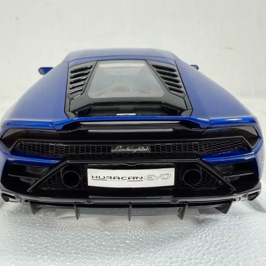 [BUNJANG] AutoArt 1:18 Lamborghini Huracan Evo Diecast Model / 1:18 다이캐스트 오토아트 람보르기니 우라칸 에보
