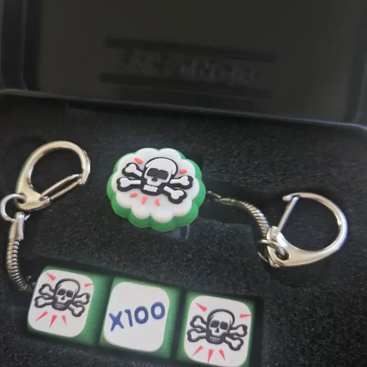 [BUNJANG] Muhan Company Tin Case &amp; LED Keycap Keychain (New) / 무한상사 틴케이스 &amp; LED키캡 키링 새상품입니다