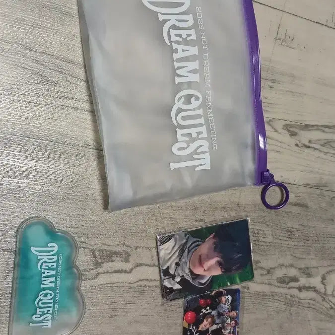 [BUNJANG] NCT DREAM DREAM QUEST Pouch, Photocard, and Socks Bundle Set / NCT DREAM  굿즈와 싸인포토 세트