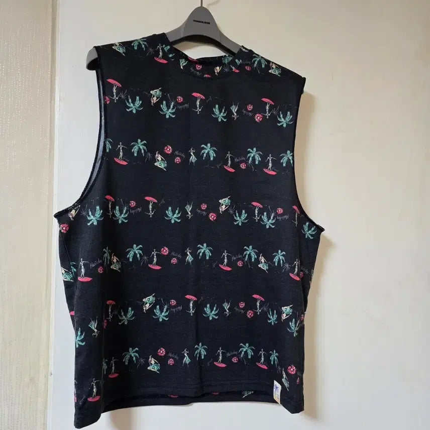 [SOLD OUT] (새상품) 배럴 그래픽 슬리브리스 래쉬가드