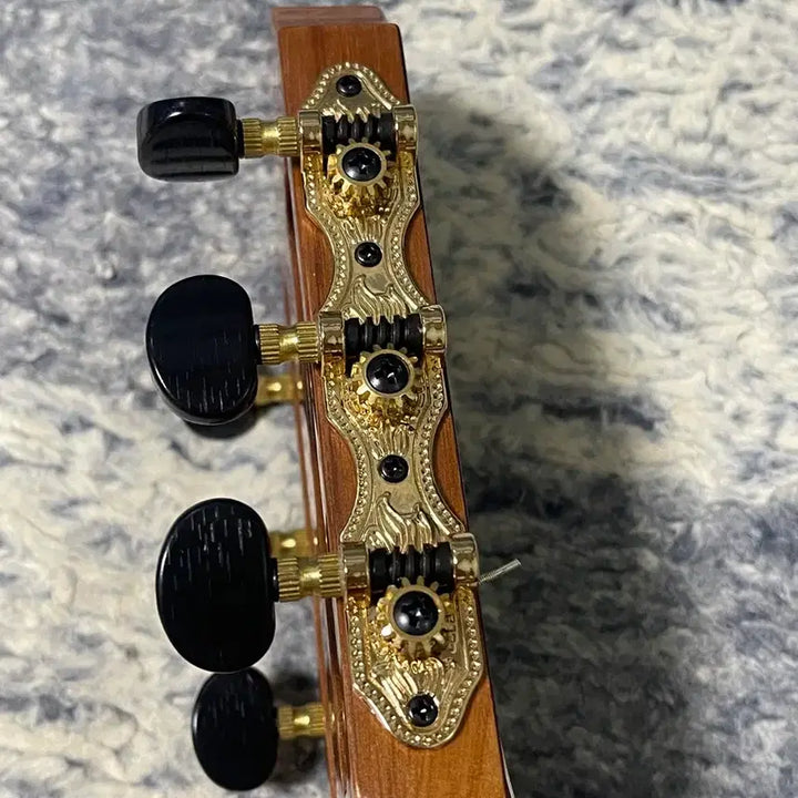 [BUNJANG] Eom Tae Chang No. 45 Classical Guitar (2014) / 엄태창 45호 2014 년산 클래식기타 기타