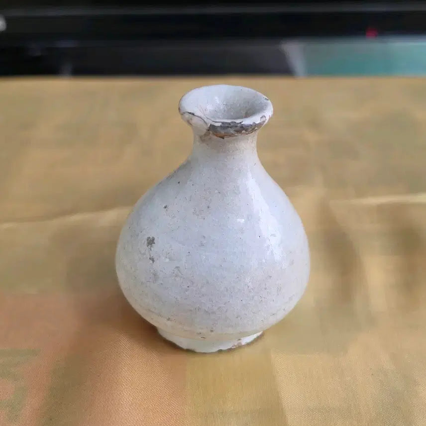 [BUNJANG] Joseon Dynasty White Porcelain Oil Lamp / 조선시대 백자 유병