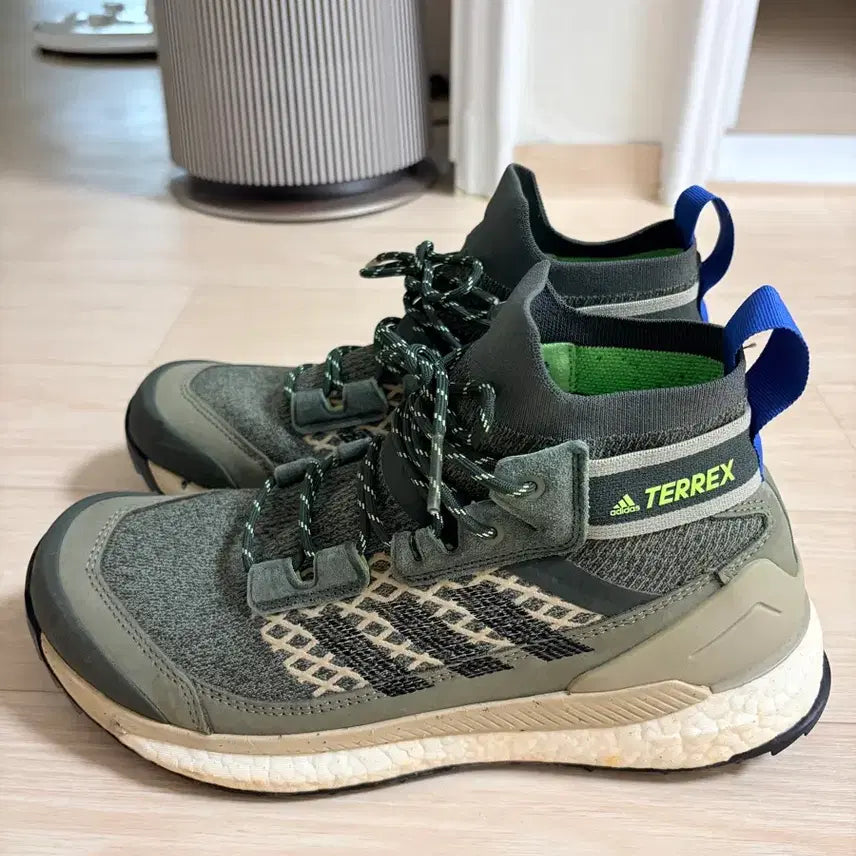 [BUNJANG] Adidas Terrex Free Hiker Trail Running Hiking Boots / 아디다스 테렉스 프리 하이커 트레일러닝 하이킹 등산화 260