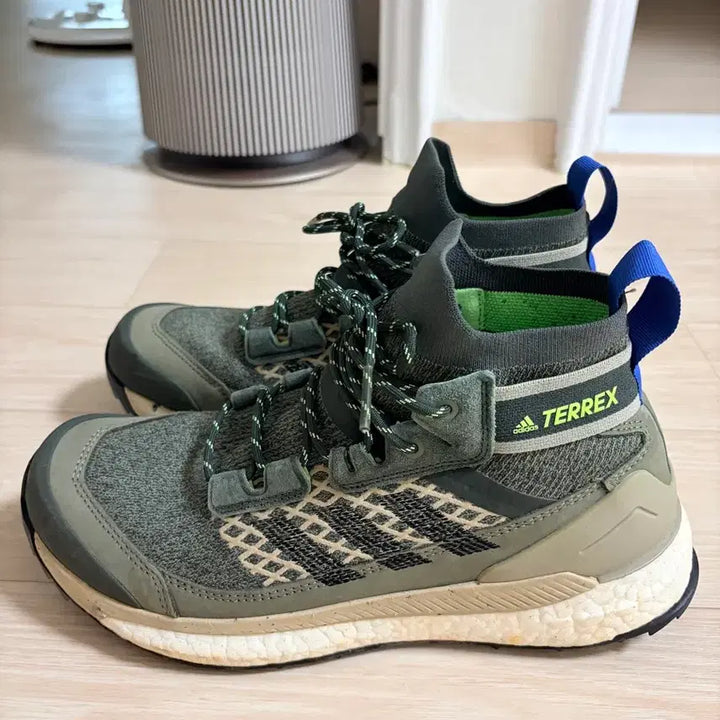 [BUNJANG] Adidas Terrex Free Hiker Trail Running Hiking Boots / 아디다스 테렉스 프리 하이커 트레일러닝 하이킹 등산화 260