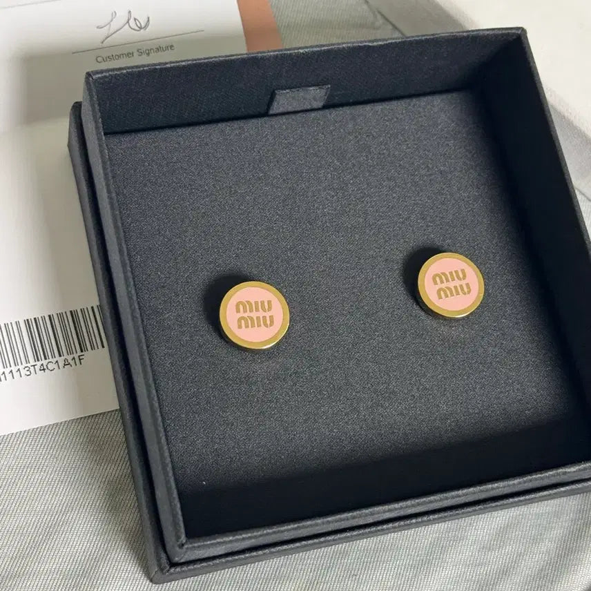 [SOLD OUT] 정품 미우미우 귀걸이 핑크 골드