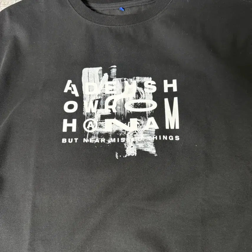 [SOLD OUT] 아더에러 플러그샵 한남 티셔츠 블랙 A1