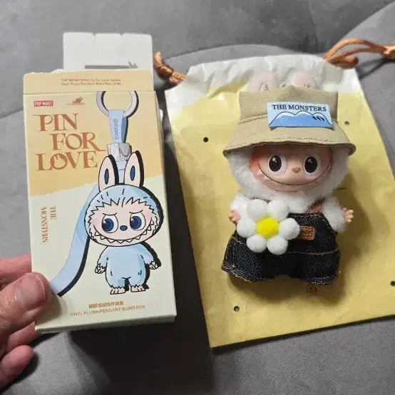 [SOLD OUT] 미니 라부부 핀포 러브 H 미니 봄피라(옷 포함)