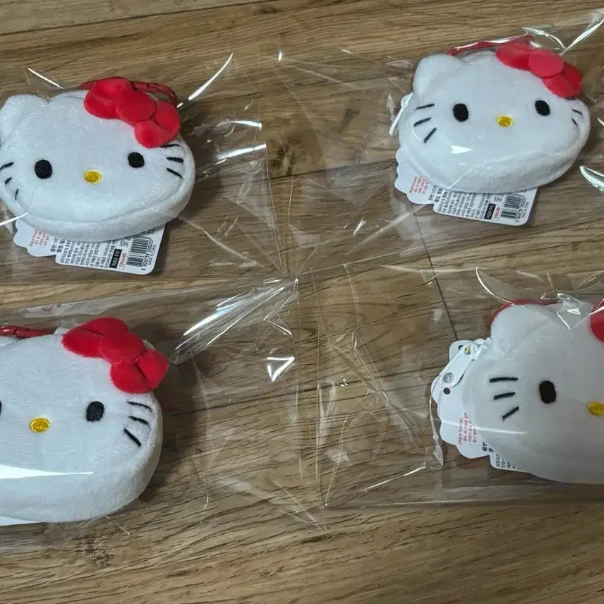 [SOLD OUT] 다이소 신상 키티 카라비너 파우치