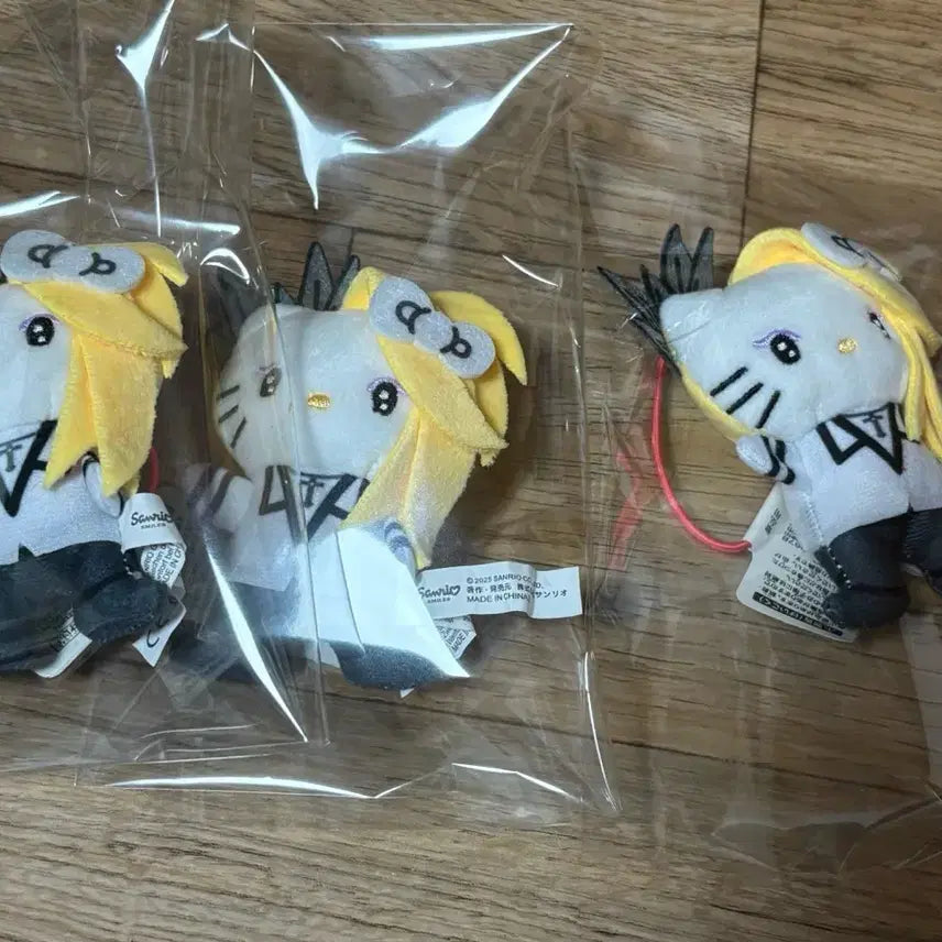 [BUNJANG] Sanrio Yoshikitty Mascot Plush Doll / 요시키티 마스코트 누이 인형 산리오 yoshikitty