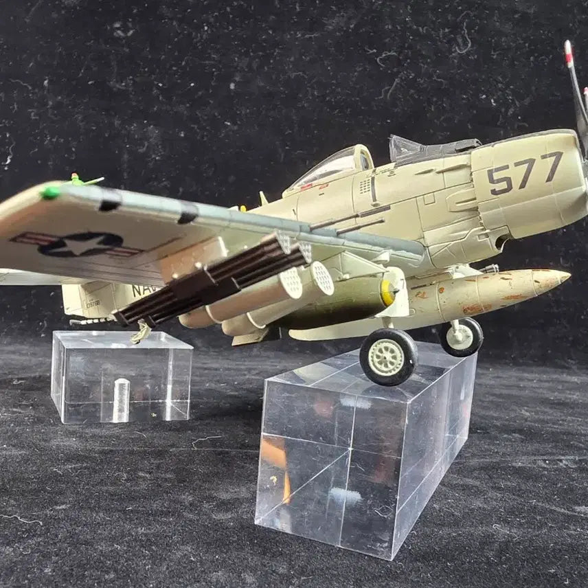 [SOLD OUT] 하비마스터 1:72 A-1H 스카이레이더 HA2903
