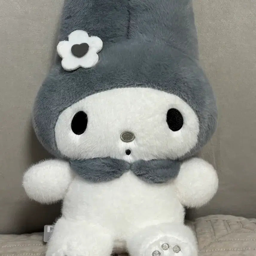 [BUNJANG] My Melody Medium Plush Gray/White / 마이멜로디 인형 회색/화이트 중형