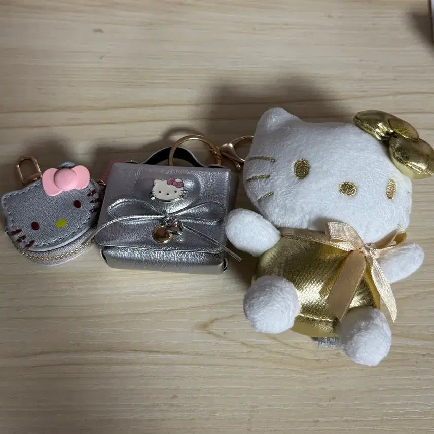 [BUNJANG] Hello Kitty Plush Keychain / 헬로키티 인형 키링
