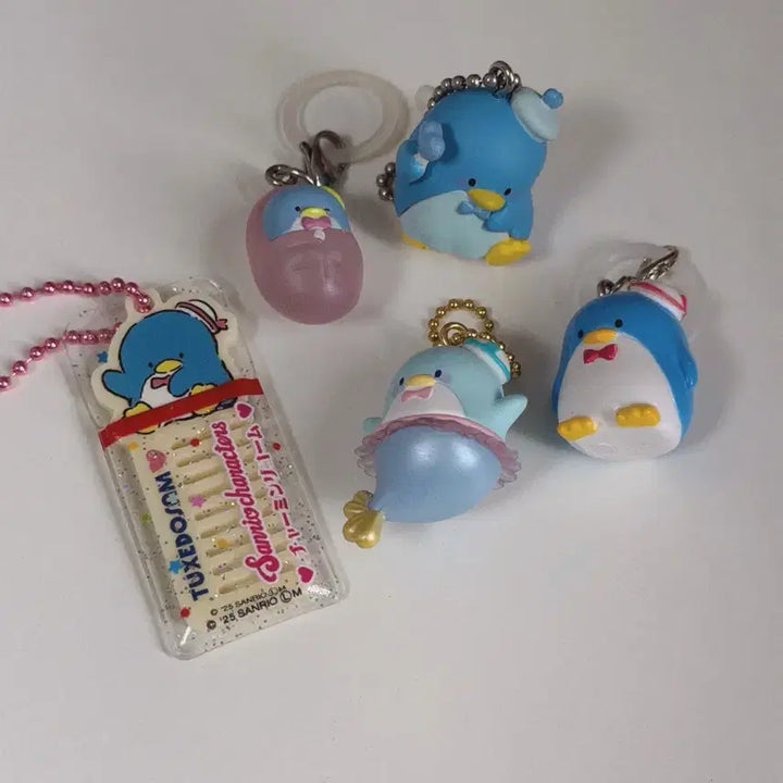[BUNJANG] Sanrio Tuxedo Sam Figure Gacha Keyring (Set of 5) / 산리오 턱시도 쌤 피규어 가챠 키링 5종